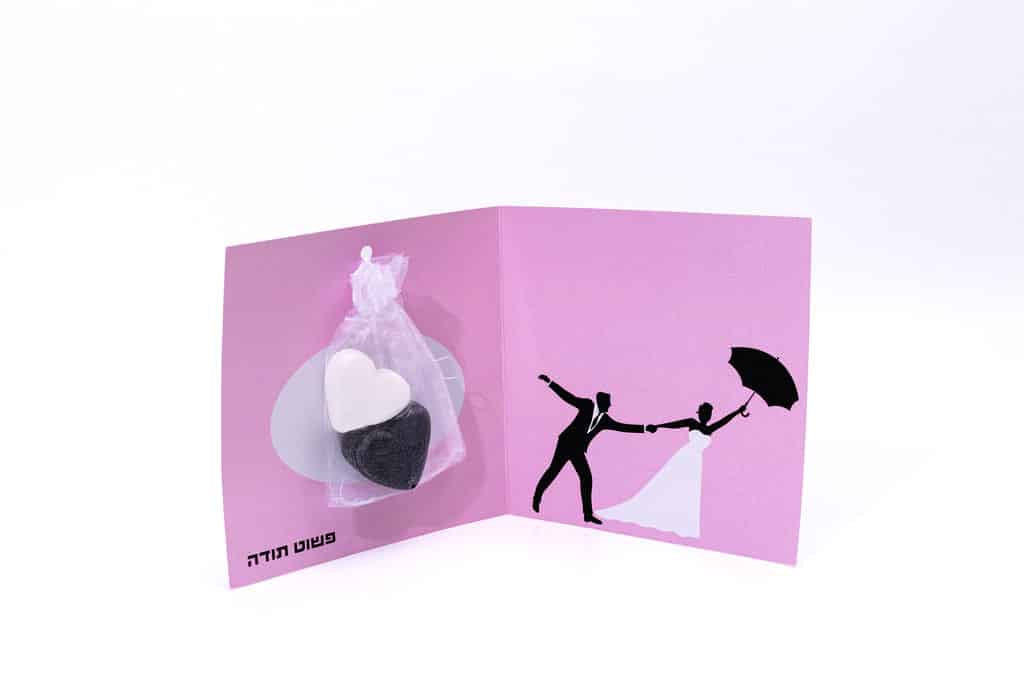 Greeting card with 2 heart-shaped soaps – Groom & Bride