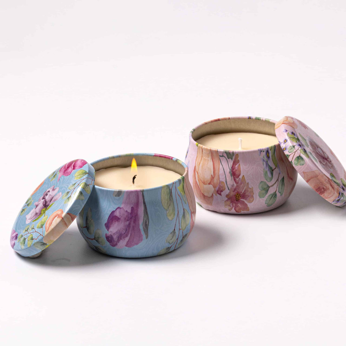 Soy candle in a colorful tin, floral designs