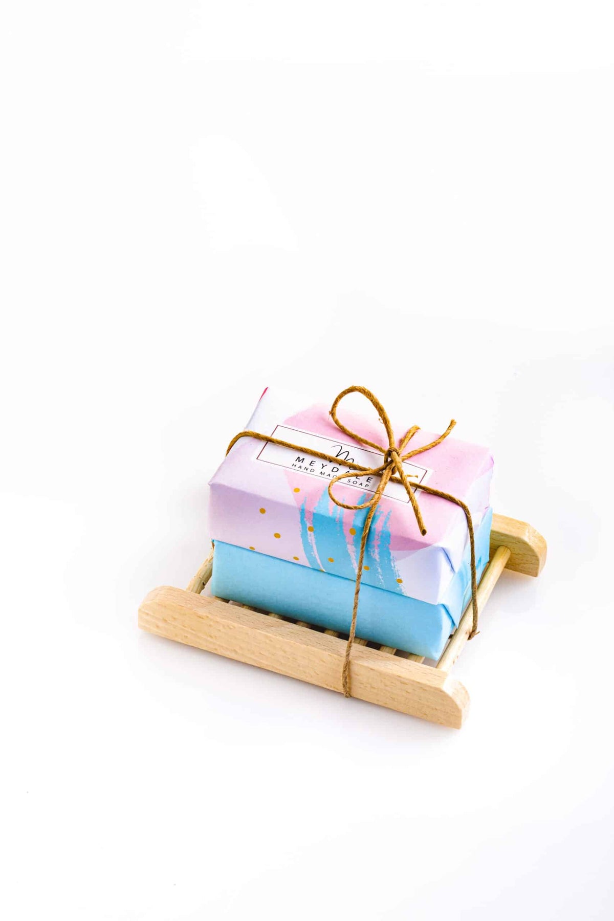 Two bath soaps with a soap dish - pink and blue model